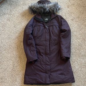 Preloved The North Face Parka sz Medium 💜